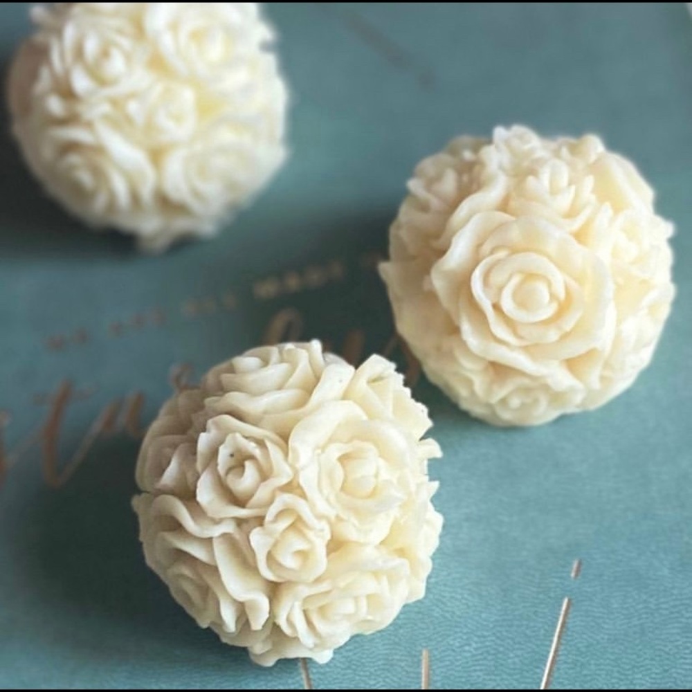 Flower bomb shaped wax melts 8 pack